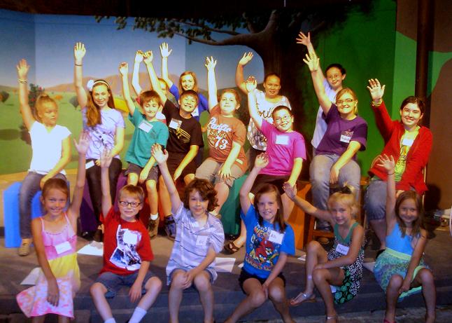 All-kids cast peform together.  Wizard of Oz.