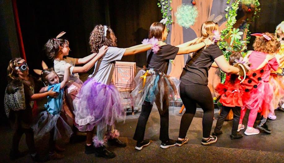 Group effort in Winnie the Pooh