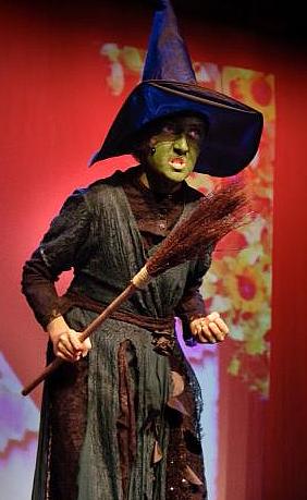 Fun Characters for Lots of Children to Perform!  The Wizard of Oz!